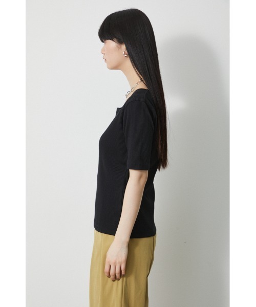 AZUL by moussy(アズールバイマウジー)の「2WAY RIB TOPS/2WAYリブトップス(Tシャツ/カットソー・レディース・オフホワイト/ブラック/グリーン/ベージュ・SMALL/MEDIUM)」の6枚目の写真