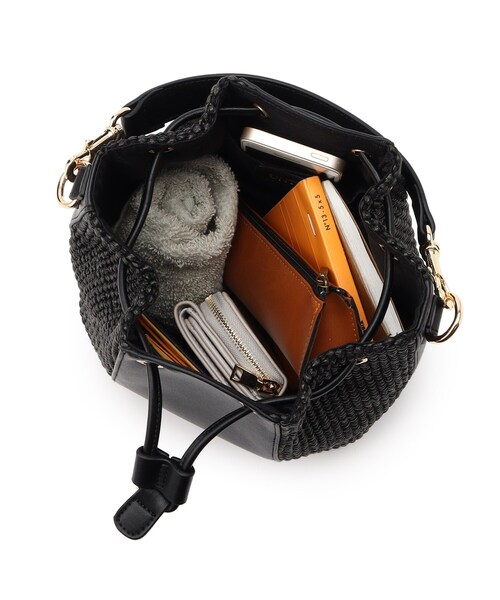 UNTITLED（アンタイトル）の「◆【STORY掲載】ドロストミニバッグ（ショルダーバッグ・レディース・ブラック/キャメル・00）」の8枚目の写真