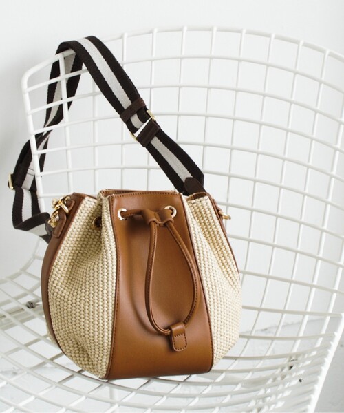 UNTITLED（アンタイトル）の「◆【STORY掲載】ドロストミニバッグ（ショルダーバッグ・レディース・ブラック/キャメル・00）」の13枚目の写真