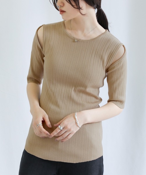 select MOCA(セレクトモカ)の「スリットショルダーリブニットトップス(Tシャツ/カットソー・レディース・ブラック/ダークブラウン/ベージュ・FREE)」の20枚目の写真