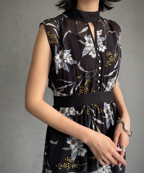 &g'aime(アンジェム)の「【&g’aime】花柄ワンピース(ワンピース・レディース・ホワイト/ブラック・FREE)」の2枚目の写真