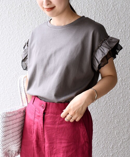 SHIPS(シップス)の「*シアードッキングギャザースリーブカットソー◆(Tシャツ/カットソー・レディース・ライトホワイト/チャコールグレー/ダークブルー/ダークネイビー・ONE SIZE)」の22枚目の写真