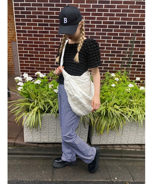 PHILLY（フィリー）の「オーバーサイズキルトバッグ（ショルダーバッグ・レディース・ホワイト/ブラック・FREE）」の7枚目の写真