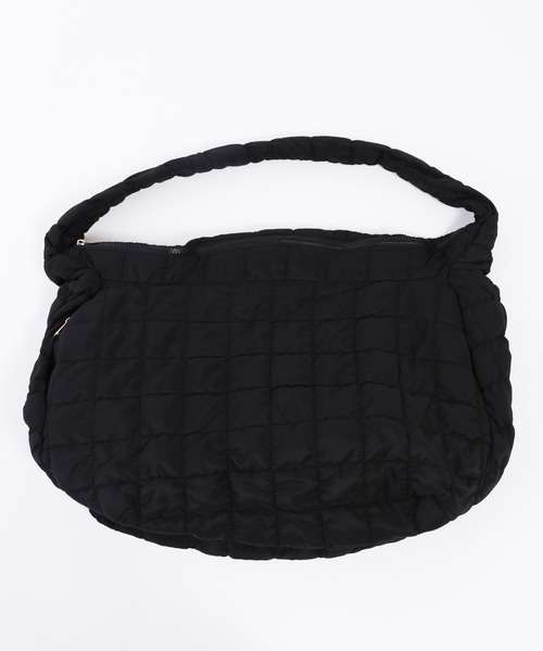 PHILLY（フィリー）の「オーバーサイズキルトバッグ（ショルダーバッグ・レディース・ホワイト/ブラック・FREE）」の19枚目の写真