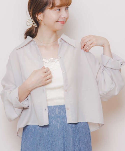 flower(フラワー)の「スモーキーショートシャツ(シャツ/ブラウス・レディース・アイボリー/ベージュ/カーキ・FREE)」の3枚目の写真