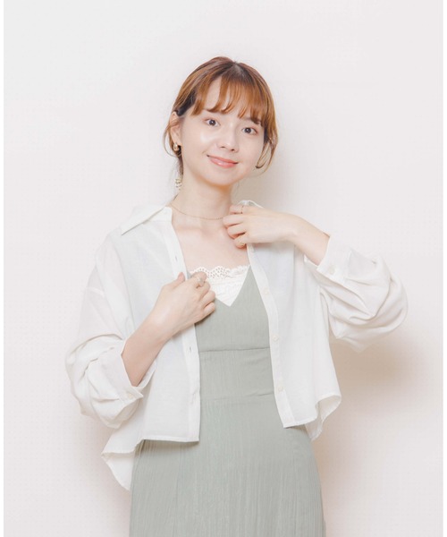 flower(フラワー)の「スモーキーショートシャツ(シャツ/ブラウス・レディース・アイボリー/ベージュ/カーキ・FREE)」の5枚目の写真