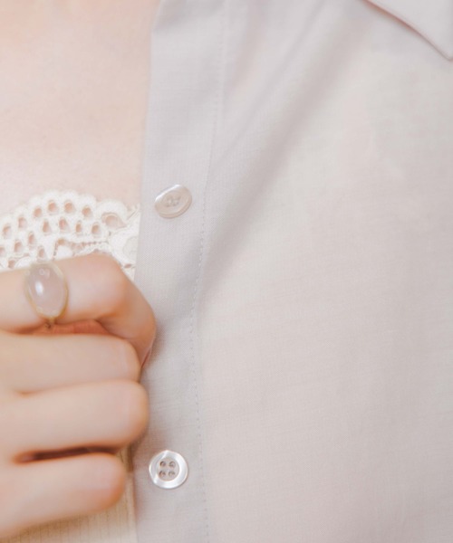 flower(フラワー)の「スモーキーショートシャツ(シャツ/ブラウス・レディース・アイボリー/ベージュ/カーキ・FREE)」の6枚目の写真