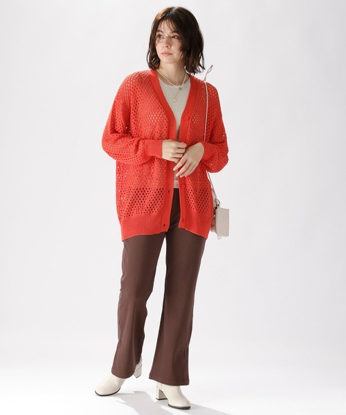 niko and（ニコアンド）の「透かしメッシュ編みVネック