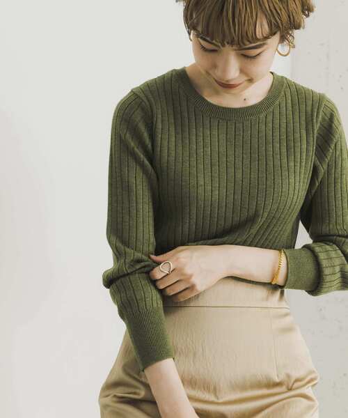 URBAN RESEARCH(アーバンリサーチ)の「『WEB限定』コンパクトリブニット(長袖)(ニット/セーター・レディース・オフホワイト/ライトピンク/ベージュ系その他/グリーン/グレー/ネイビー/ブラック・FREE)」の9枚目の写真