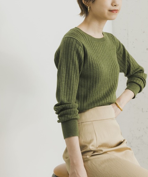 URBAN RESEARCH(アーバンリサーチ)の「『WEB限定』コンパクトリブニット(長袖)(ニット/セーター・レディース・オフホワイト/ライトピンク/ベージュ系その他/グリーン/グレー/ネイビー/ブラック・FREE)」の10枚目の写真