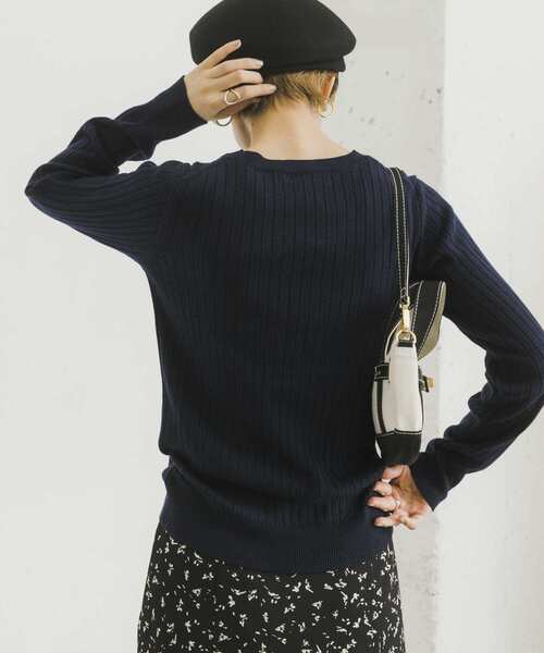 URBAN RESEARCH(アーバンリサーチ)の「『WEB限定』コンパクトリブニット(長袖)(ニット/セーター・レディース・オフホワイト/ライトピンク/ベージュ系その他/グリーン/グレー/ネイビー/ブラック・FREE)」の16枚目の写真