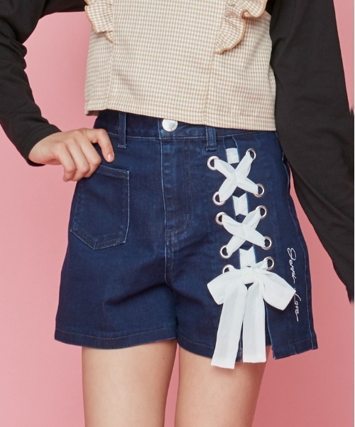 JENNI love(ジェニィラブ)の「アシメレースアップデニムショーパン(デニムパンツ・キッズ・ブルー/ネイビー・140cm/130cm/150cm/160cm)」の2枚目の写真