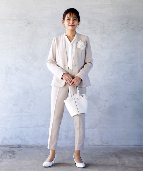 WHITE JOOLA(ホワイトジョーラ)の「【洗濯機で洗える!UVカット!防シワ!ストレッチ!アンチピリング!】マルチツイルウォッシャブル・カラーレスジャケット(総裏地)(ノーカラージャケット・レディース・ベージュ/カーキブラウン/ブラック・11号/9号/7号)」の19枚目の写真