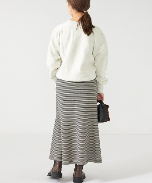 Champion（チャンピオン）の「Champion:〈ウォッシャブル〉リバースウィーブ クルーネック デザイン ロゴ スウェット（スウェット・レディース・ナチュラル/ネイビー/ライトグレー・ONE SIZE）」の19枚目の写真