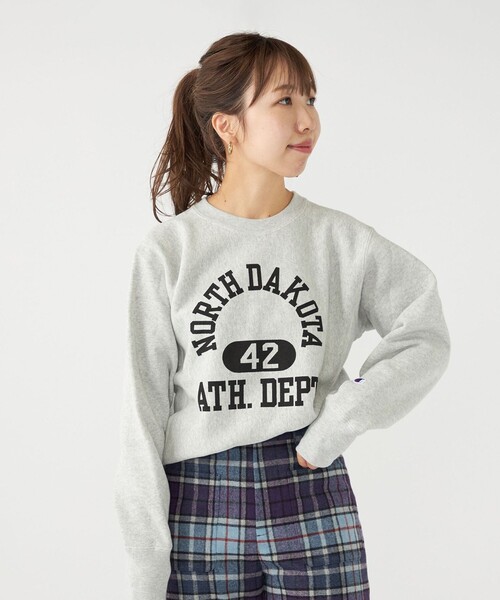 Champion（チャンピオン）の「Champion:〈ウォッシャブル〉リバースウィーブ クルーネック デザイン ロゴ スウェット（スウェット・レディース・ナチュラル/ネイビー/ライトグレー・ONE SIZE）」の20枚目の写真