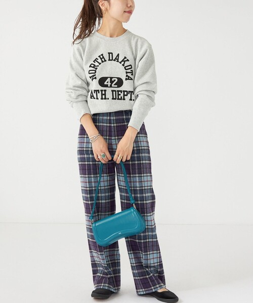 Champion（チャンピオン）の「Champion:〈ウォッシャブル〉リバースウィーブ クルーネック デザイン ロゴ スウェット（スウェット・レディース・ナチュラル/ネイビー/ライトグレー・ONE SIZE）」の22枚目の写真