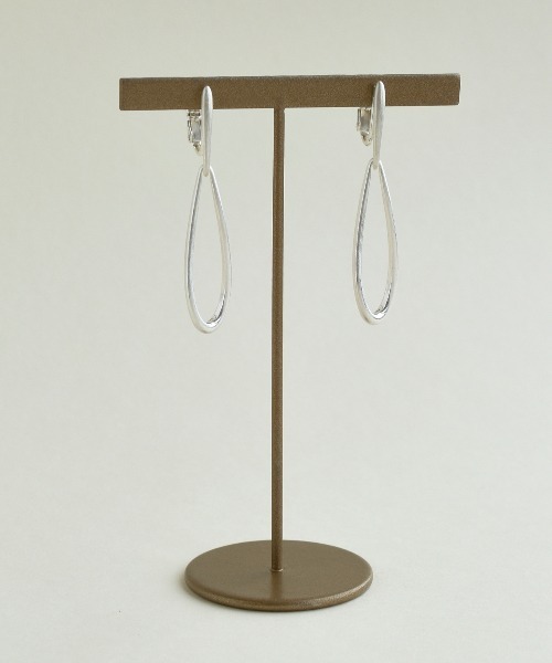 GOLDY(ゴールディ)の「クロッシング オーバル イヤリング(イヤリング・レディース・シルバー/その他2/ゴールド/その他1・FREE)」の8枚目の写真