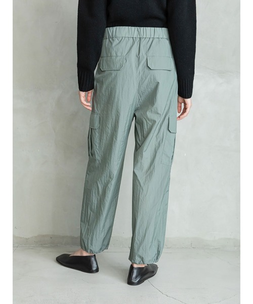enchainement(アンシェヌマン)の「Nylon Cargo Pants(その他パンツ・レディース・カーキ/キャメル・フリー)」の12枚目の写真