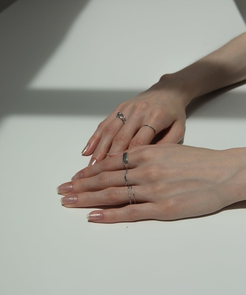 novice（ノーヴィス）の「【novice】Deformed Narrow Rings 5 set（リング・レディース・ゴールド/シルバー・FREE）」の11枚目の写真