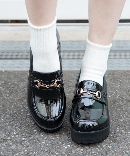 Honeys（ハニーズ）の「ビット付厚底ローファー（ローファー・レディース・ブラック系その他2/ブラック系その他・L/M/S）」の2枚目の写真