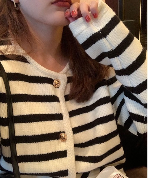 SETUP7（セットアップセブン）の「【SETUP7】クルーネックボーダーカーディガン SCCH289（カーディガン/ボレロ・レディース・ブラック/レッド・FREE）」の4枚目の写真