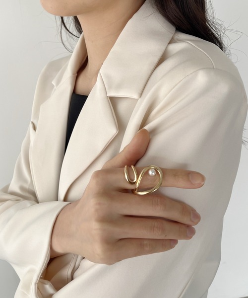 iso（イソ）の「ポイントパールカーブラインボリュームリング（リング・レディース・ゴールド/シルバー・FREE）」の11枚目の写真