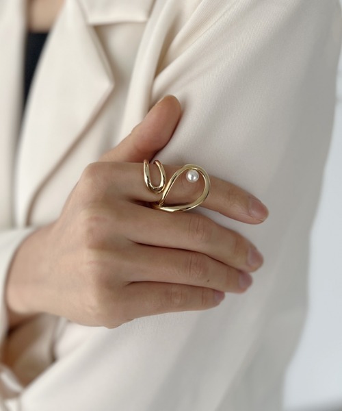 iso（イソ）の「ポイントパールカーブラインボリュームリング（リング・レディース・ゴールド/シルバー・FREE）」の12枚目の写真