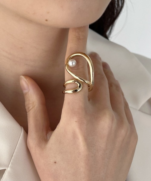 iso（イソ）の「ポイントパールカーブラインボリュームリング（リング・レディース・ゴールド/シルバー・FREE）」の10枚目の写真