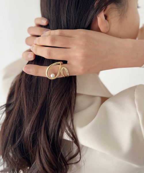 iso（イソ）の「ポイントパールカーブラインボリュームリング（リング・レディース・ゴールド/シルバー・FREE）」の18枚目の写真