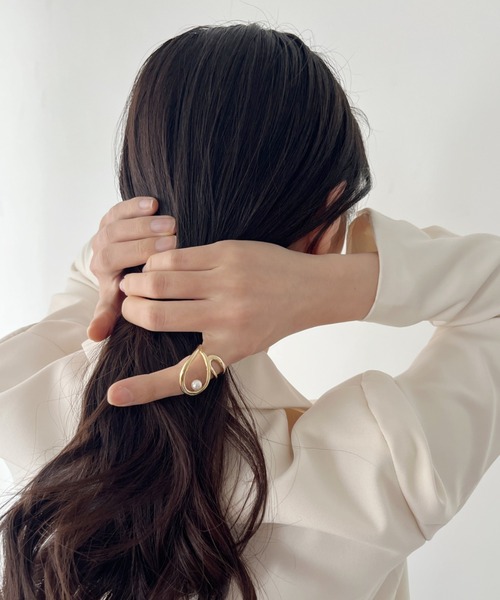 iso（イソ）の「ポイントパールカーブラインボリュームリング（リング・レディース・ゴールド/シルバー・FREE）」の17枚目の写真