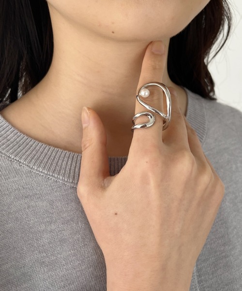 iso（イソ）の「ポイントパールカーブラインボリュームリング（リング・レディース・ゴールド/シルバー・FREE）」の5枚目の写真