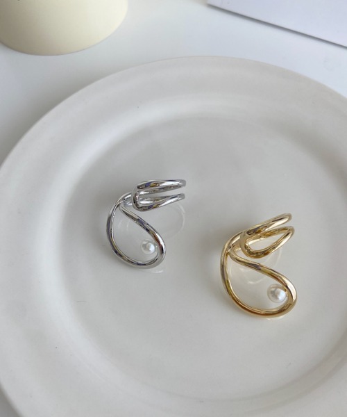 iso（イソ）の「ポイントパールカーブラインボリュームリング（リング・レディース・ゴールド/シルバー・FREE）」の21枚目の写真