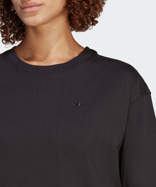 ★adidas/プレミアムエッセンシャルマキシドレス★ adidas（アディダス）の「プレミアム エッセンシャルズ