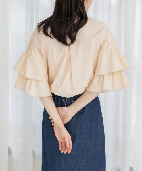 袖ラッフルフリルブラウス