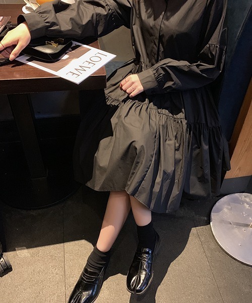 gossip！ロサンゼルス（ゴシップロサンゼルス）の「レギュラーカラー　ティアードフレアワンピース（ワンピース・レディース・ホワイト/ブラック・FREE）」の4枚目の写真