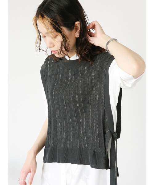 Samansa Mos2 blue（サマンサモスモスブルー）の「透かし編みニットベスト（ベスト・レディース・ブラウン/チャコール/キナリ・ﾌﾘ-）」の8枚目の写真