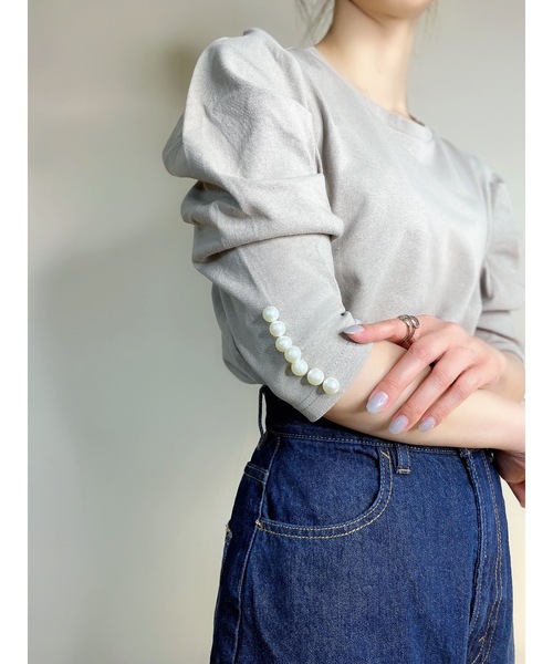 ANOTHER S(アナザーエス)の「パール付きボリューム袖コットンカットソー(Tシャツ/カットソー・レディース・グレイッシュベージュ/ブラック/ホワイト・FREE)」の3枚目の写真