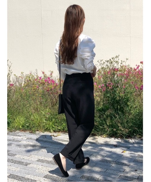 ANOTHER S(アナザーエス)の「パール付きボリューム袖コットンカットソー(Tシャツ/カットソー・レディース・グレイッシュベージュ/ブラック/ホワイト・FREE)」の8枚目の写真