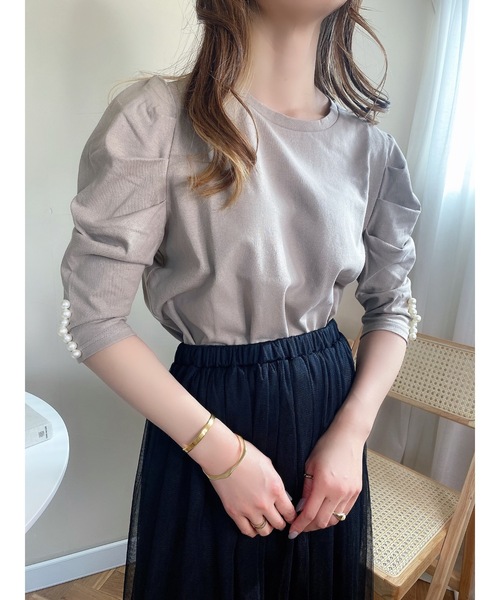 ANOTHER S(アナザーエス)の「パール付きボリューム袖コットンカットソー(Tシャツ/カットソー・レディース・グレイッシュベージュ/ブラック/ホワイト・FREE)」の14枚目の写真