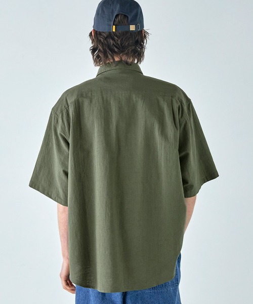 EMMA CLOTHES(エマクローズ)の「コットンリネン オーバーサイズ レギュラーカラーS/Sシャツ EMMA CLOTHES(シャツ/ブラウス・メンズ・チャコール/オレンジ/オリーブ/パープル・M/L)」の9枚目の写真