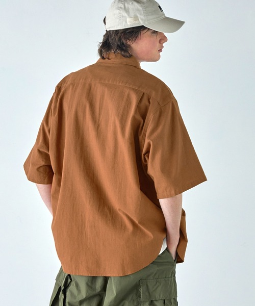 EMMA CLOTHES(エマクローズ)の「コットンリネン オーバーサイズ レギュラーカラーS/Sシャツ EMMA CLOTHES(シャツ/ブラウス・メンズ・チャコール/オレンジ/オリーブ/パープル・M/L)」の21枚目の写真