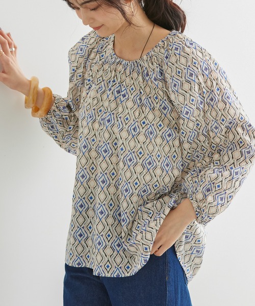 AMERICAN HOLIC(アメリカンホリック)の「イカット柄ラグランギャザーブラウス(シャツ/ブラウス・レディース・アイボリー/ネイビー・L/M)」の1枚目の写真