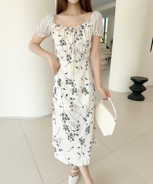 Jasmine Grandiflorum(ジャスミングランディフローラム)の「【Jasmine】配色花柄スクエアネックパワショルワンピース (SS) (LV)(ワンピース・レディース・ブラック/ベージュ/パープル・S/M/L)」の8枚目の写真