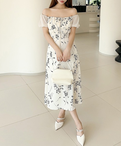 Jasmine Grandiflorum(ジャスミングランディフローラム)の「【Jasmine】配色花柄スクエアネックパワショルワンピース (SS) (LV)(ワンピース・レディース・ブラック/ベージュ/パープル・S/M/L)」の10枚目の写真