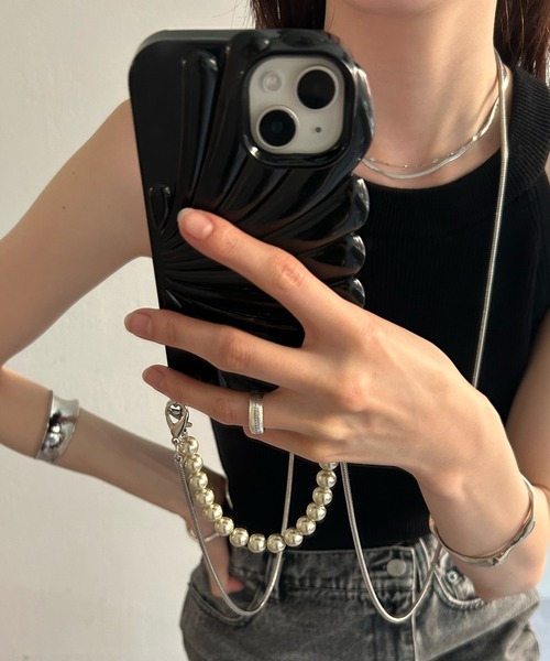 mystic（ミスティック）の「Lara シェルスマホショルダー(iphone13pro対応)（スマホケース/カバー・レディース・ブラック/アイボリー・ONE SIZE）」の4枚目の写真