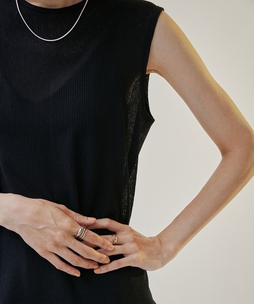 SALON adam et rope'（サロン アダム エ ロペ）の「KINANシアーリブノースリーブプルオーバー【洗える】（Tシャツ/カットソー・レディース・ブラック/パープル/オフホワイト・FREE）」の8枚目の写真