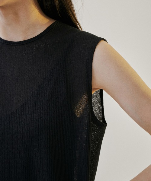 SALON adam et rope'（サロン アダム エ ロペ）の「KINANシアーリブノースリーブプルオーバー【洗える】（Tシャツ/カットソー・レディース・ブラック/パープル/オフホワイト・FREE）」の13枚目の写真