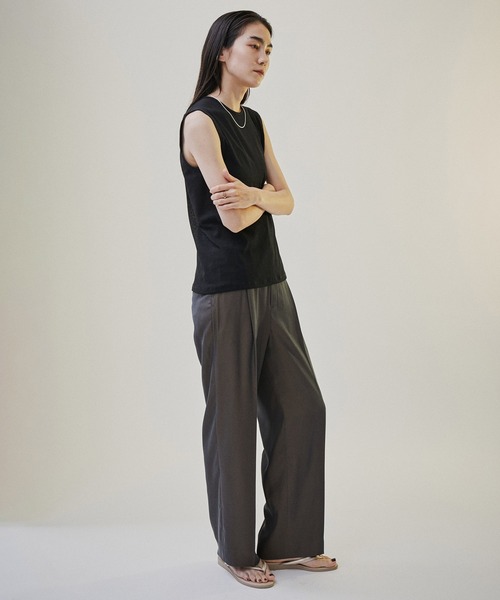 SALON adam et rope'（サロン アダム エ ロペ）の「KINANシアーリブノースリーブプルオーバー【洗える】（Tシャツ/カットソー・レディース・ブラック/パープル/オフホワイト・FREE）」の5枚目の写真