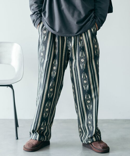 JOURNAL STANDARD（ジャーナルスタンダード）の「トライバル柄 プリントネル オーバーパンツ（その他パンツ・メンズ・ブラック/ネイビー/ボルドー・SMALL/MEDIUM/LARGE）」の2枚目の写真