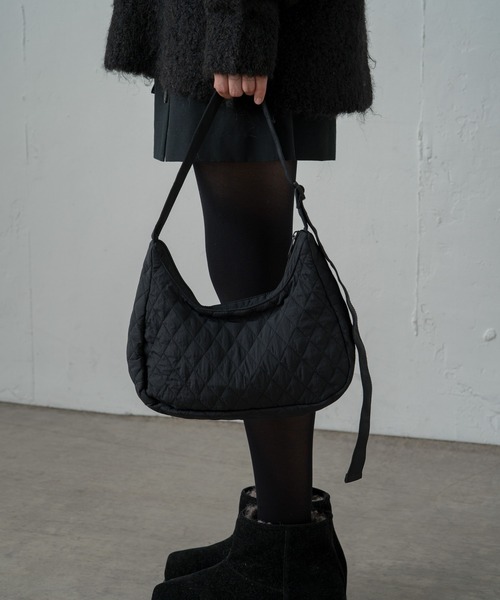 earthy（アーシー）の「【撥水・抗菌】ナイロンキルティングBAG（ショルダーバッグ・レディース・ブラック/アイボリー・ONE SIZE）」の9枚目の写真